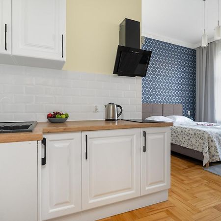 Przytulne Studia Very Berry W Poznaniu Blisko Parku By Noclegi Renters Exterior foto